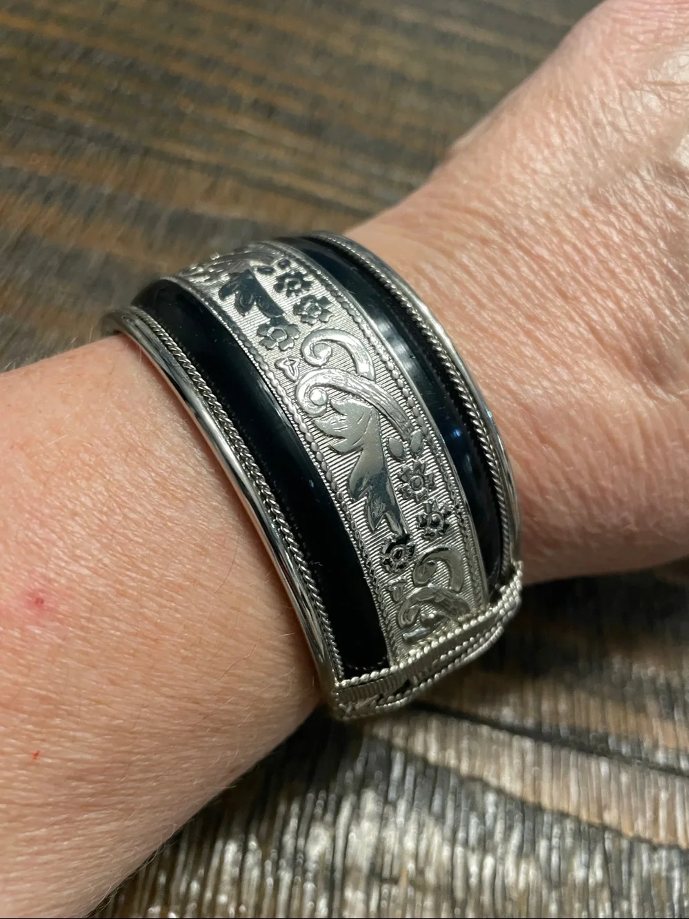 Hinged Silver Black Enamel Chunky Bangle Bracelet W Engraved Floral Vintage